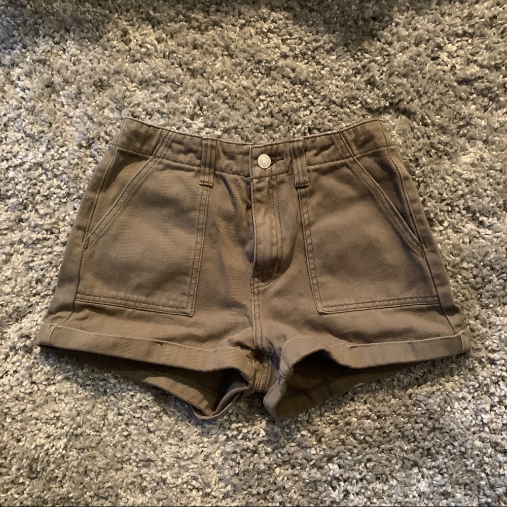 Olive Pacsun Mom shorts 🌸